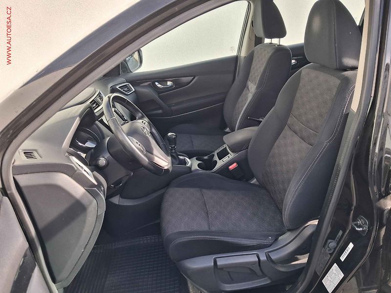 Nissan Qashqai (2015) 1.2TCe, Acenta, navi, kamera - fotka 9 z 18