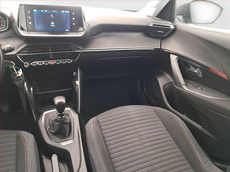 Peugeot 2008 (2021) Active 1.2 PureTech, ČR,1.maj - fotka 8 z 18