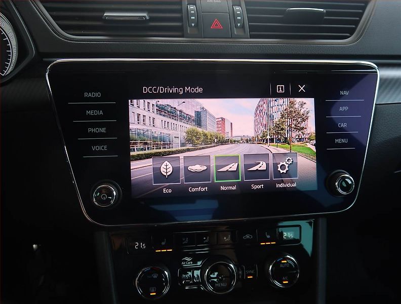 Škoda Superb (2020) Sportline 2.0 TDI - fotka 27 z 29