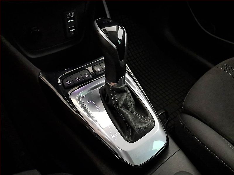 Opel Crossland X (2021) 1.2 Turbo, Automat, ČR,1.maj - fotka 16 z 17