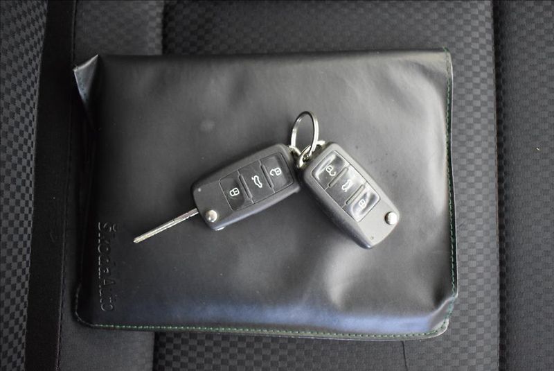 Škoda Roomster 1,2 TSi, 1.maj,SCOUT,digiklima - fotka 22 z 23