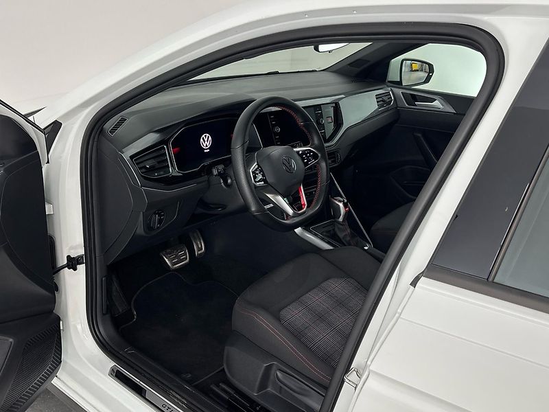 Volkswagen Polo GTI DSG - fotka 6 z 26