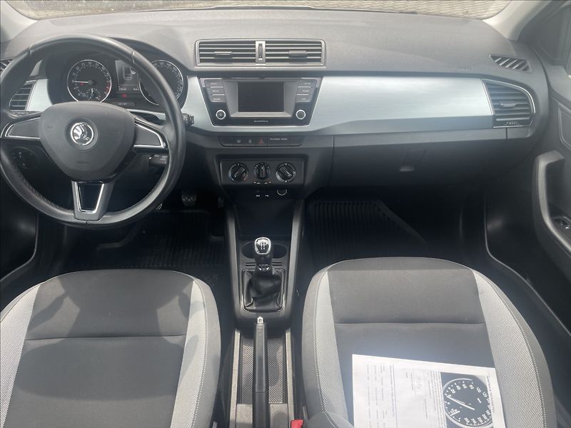 Škoda Fabia 1,4 TDi 66kw Klima FrontAssist - fotka 13 z 32