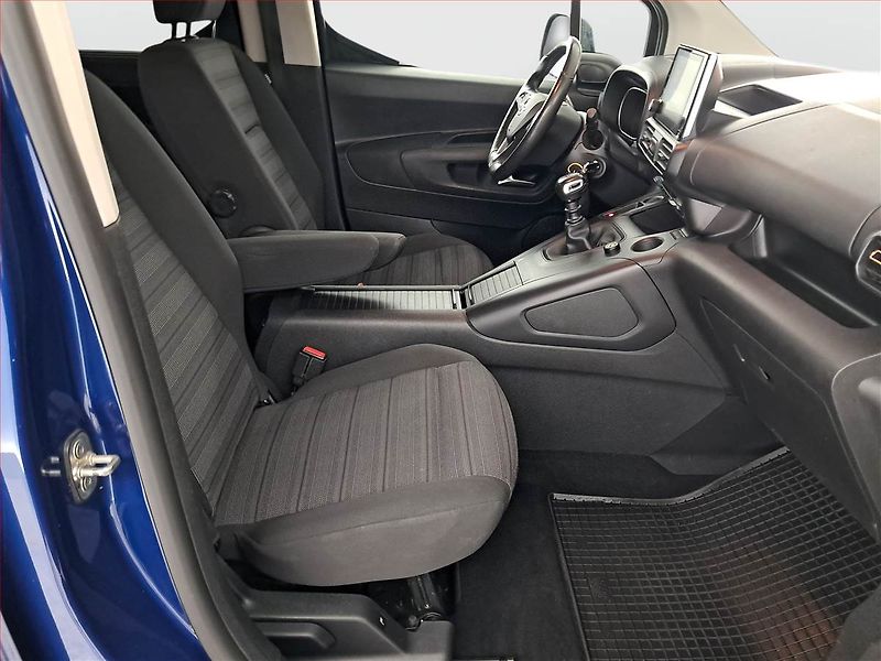 Opel Combo (2020) Life 1.2 Turbo, 5Míst, ČR - fotka 9 z 19