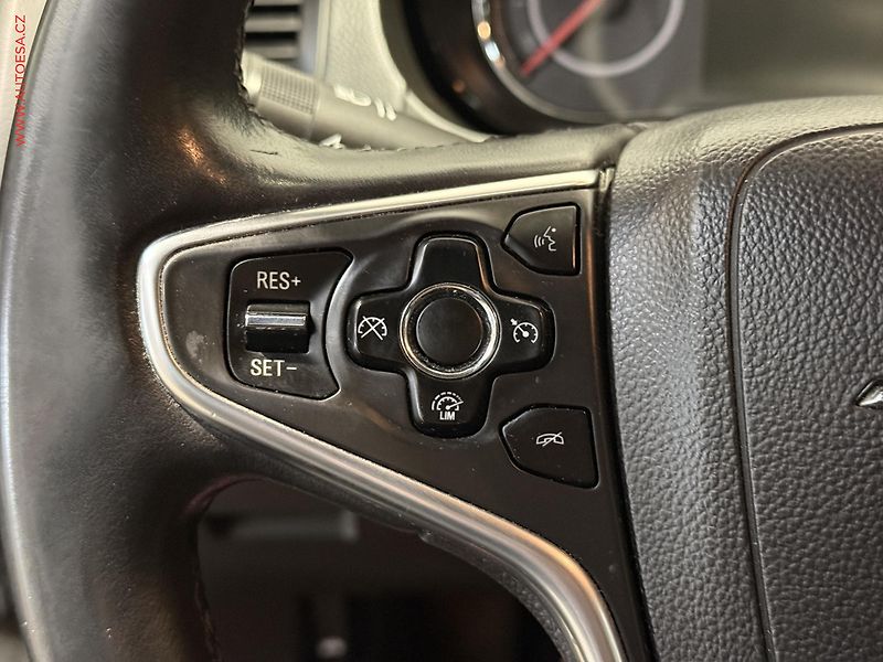 Opel Insignia (2014) 2.0CDTi Sport, bixen, kůže - fotka 12 z 17