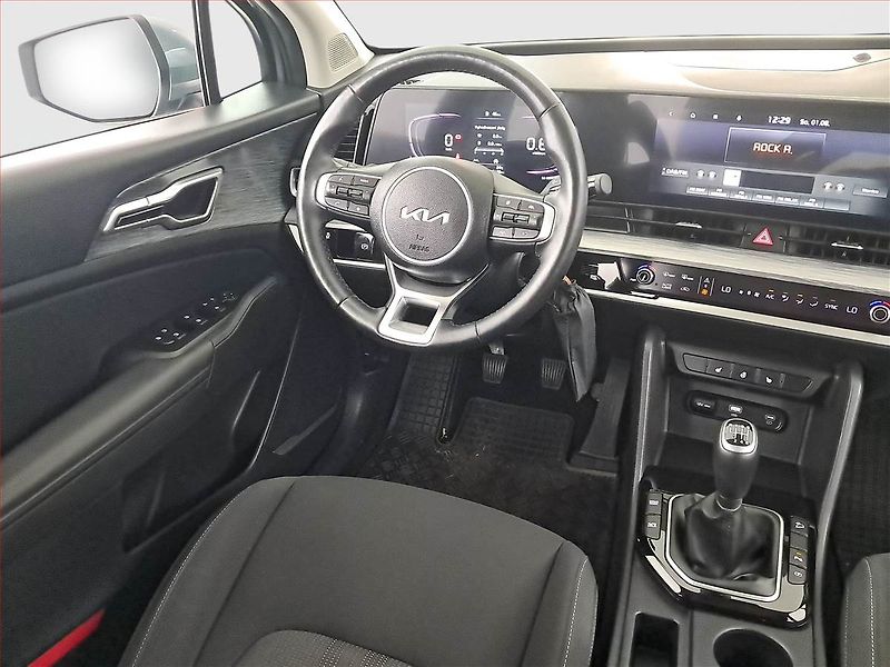 Kia Sportage (2023) 1.6 T-GDI - fotka 7 z 17