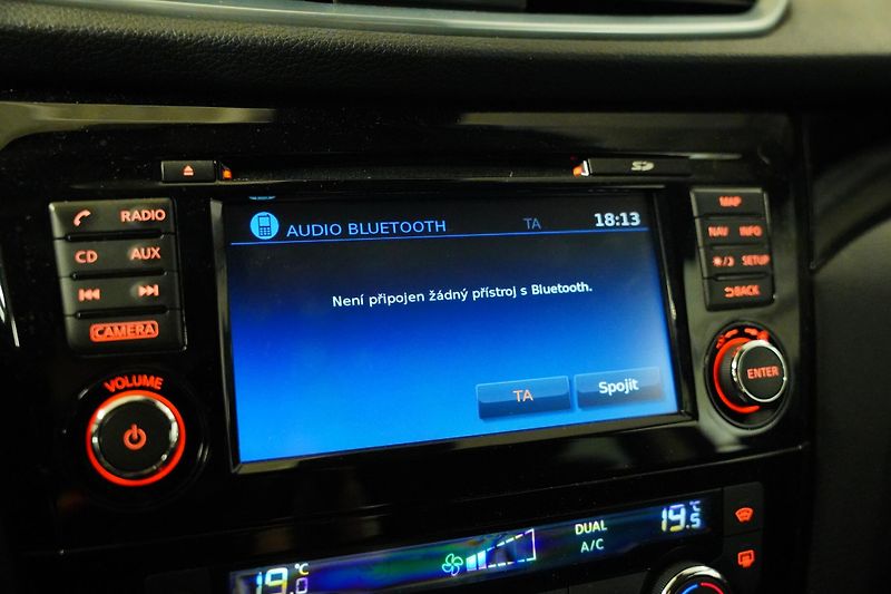 Nissan Qashqai - fotka 18 z 24