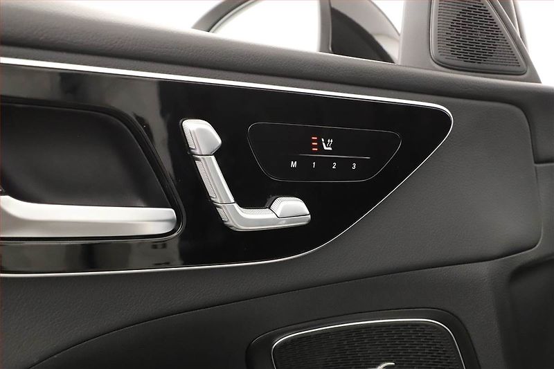 Mercedes-Benz Třídy C (2022) C 200 d - fotka 22 z 27