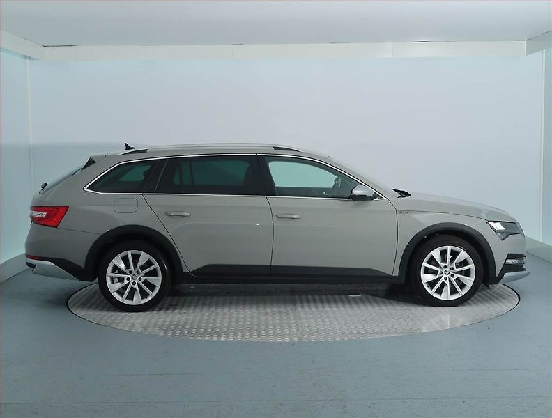 Škoda Superb (2022) Scout 2.0 TDI - fotka 6 z 14
