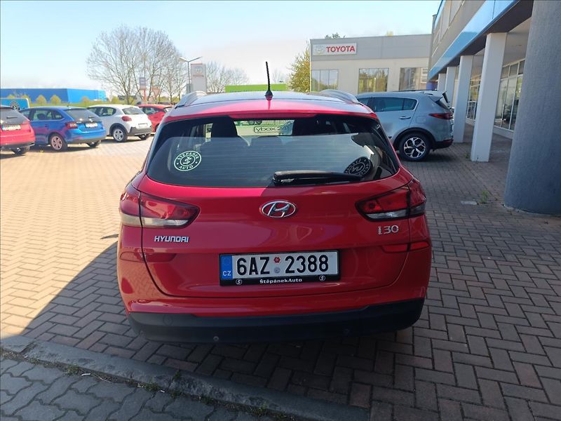 Hyundai i30 1,4 T-GDi Comfort - fotka 7 z 17
