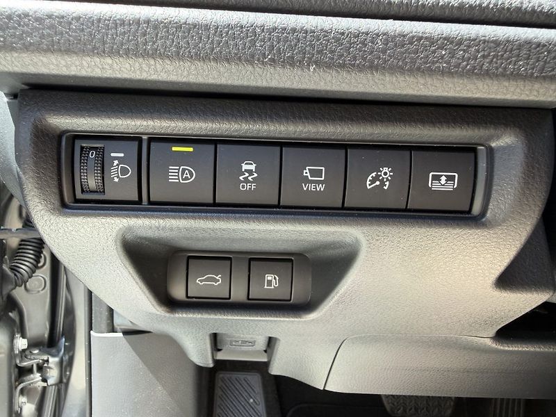Toyota Camry 2.5 TNGA HEV, Executive - fotka 14 z 23