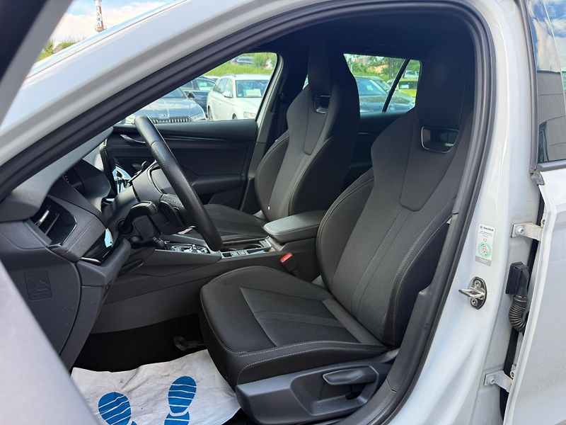 Škoda Octavia Sportline 2.0 TDI 110kW DSG Co - fotka 8 z 26