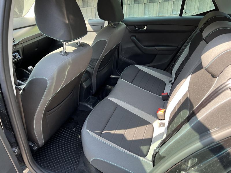 Škoda Fabia 1.0 MPi VÝBAVA JOY - fotka 12 z 16