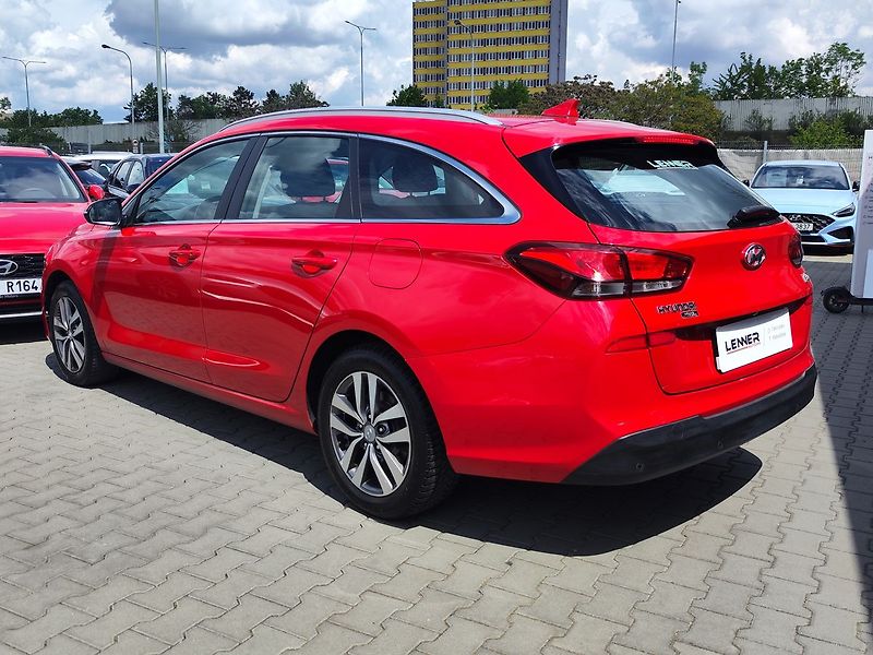 Hyundai i30 1.6 CRDi/100kW Style DCT - fotka 7 z 34