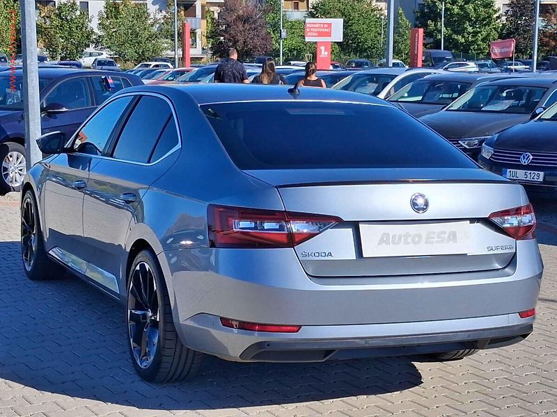 Škoda Superb (2015) 2.0 TDI, ČR, DSG, navi, bixen - fotka 6 z 18