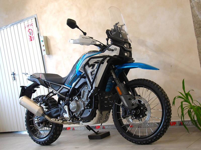 CFMOTO 450 MT-RX (2025) 450MT RX - krásný stav, záruka - fotka 2 z 20