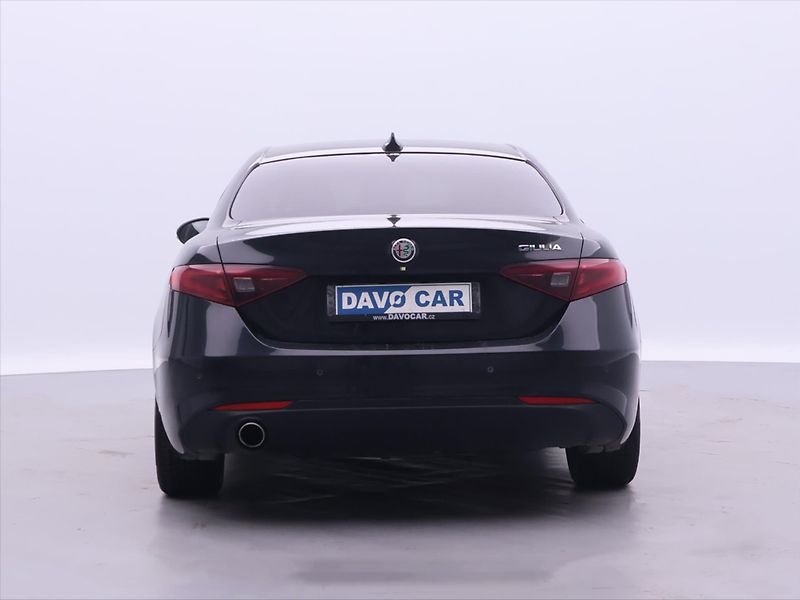 Alfa Romeo Giulia 2,1 JTD 110kW Aut. Navi Xenon - fotka 6 z 33