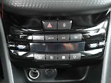 Peugeot 2008 (2019) 1.2 PT, Výhř.sed. - náhled 12