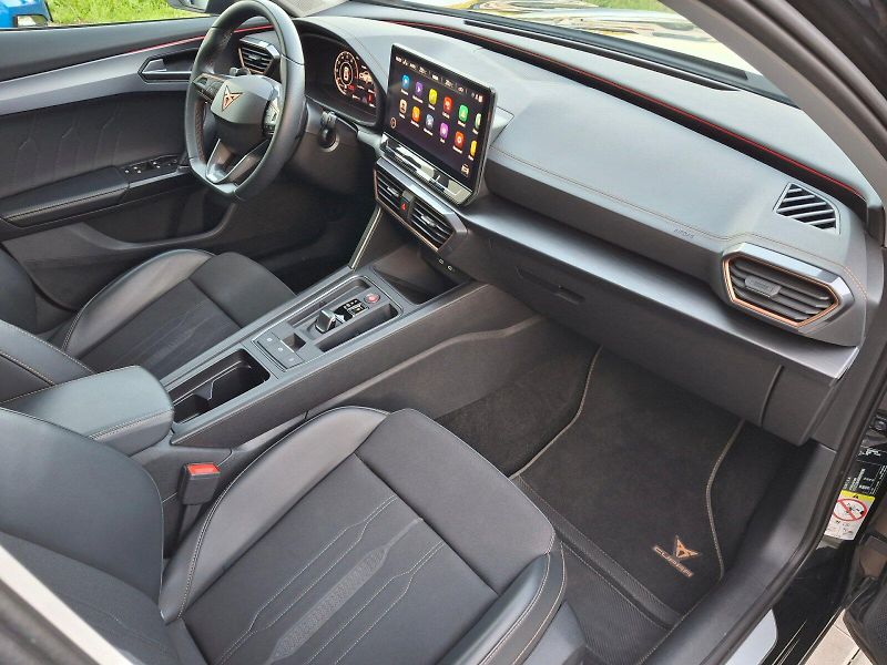 Cupra Formentor (2023) DSG 1,5TSi 110kW - fotka 13 z 35