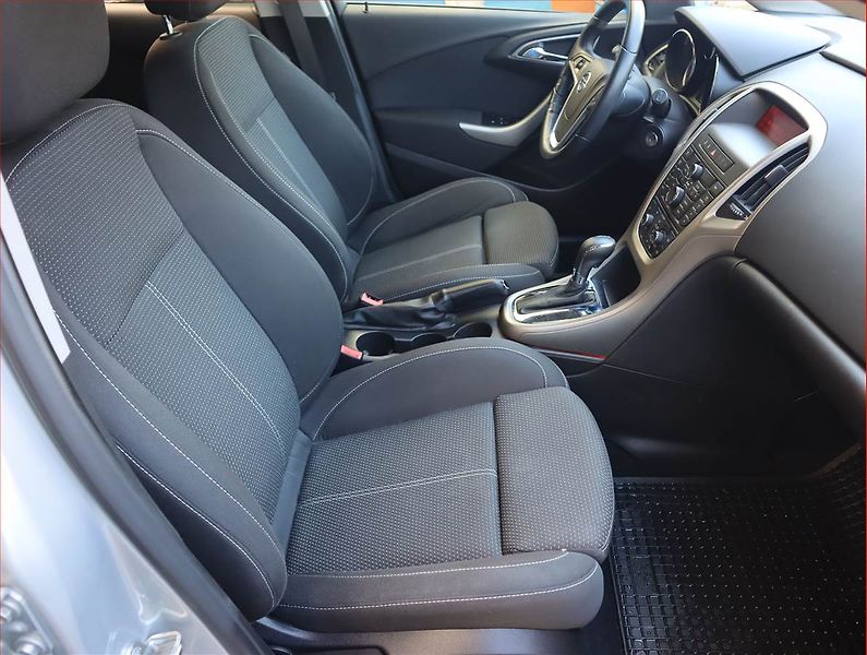 Opel Astra (2010) 1.6 T, Automat, Tempomat - fotka 9 z 18