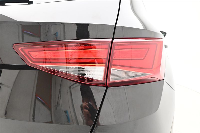 Seat Ateca 1,6 TDi 85kW ALCANTARA LED Zár - fotka 29 z 30