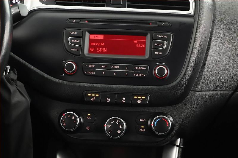 Kia Ceed (2018) 1.4 CVVT, Tempomat - fotka 13 z 21