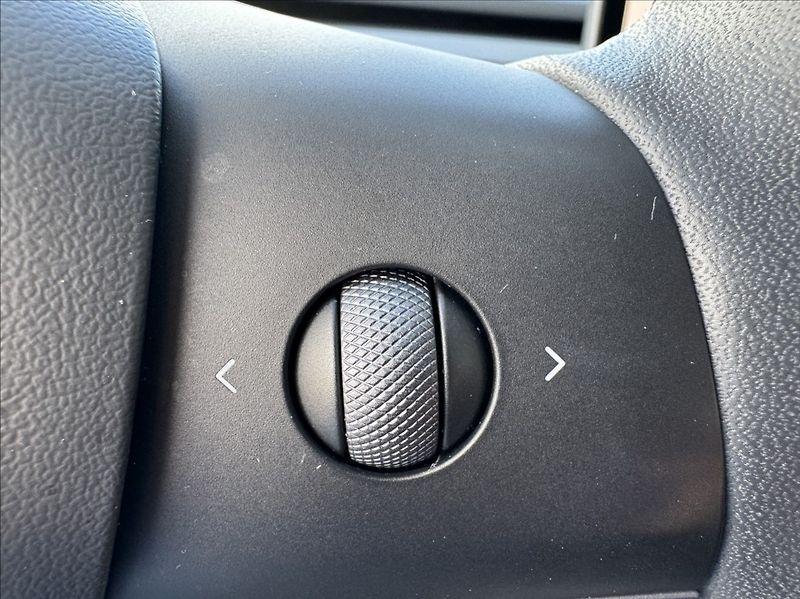 Tesla Model Y 0,0 Long Range 378kW 1.maj DPH - fotka 30 z 50
