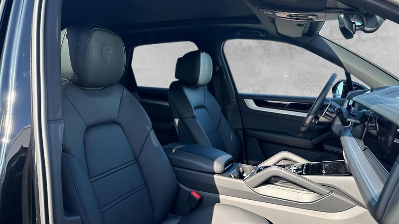 Porsche Cayenne E-Hybrid Black Edition - fotka 17 z 25