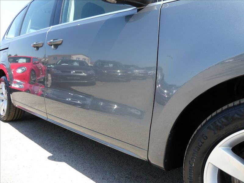 Volkswagen Sharan 2,0 TDi 110kW webasto, 2x kola - fotka 14 z 50