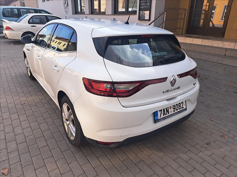 Renault Mégane 1,5 dCi - fotka 7 z 38