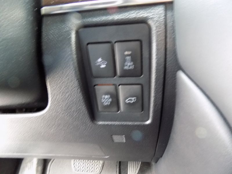 Toyota Land Cruiser (2020) 200/4.5/V8/Executive Lounge/ - fotka 26 z 45