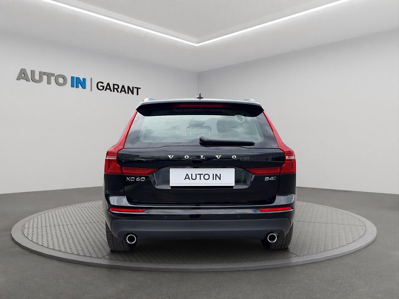 Volvo XC60 (2020) Momentum Pro B4 4x4 1.majitel - fotka 5 z 30