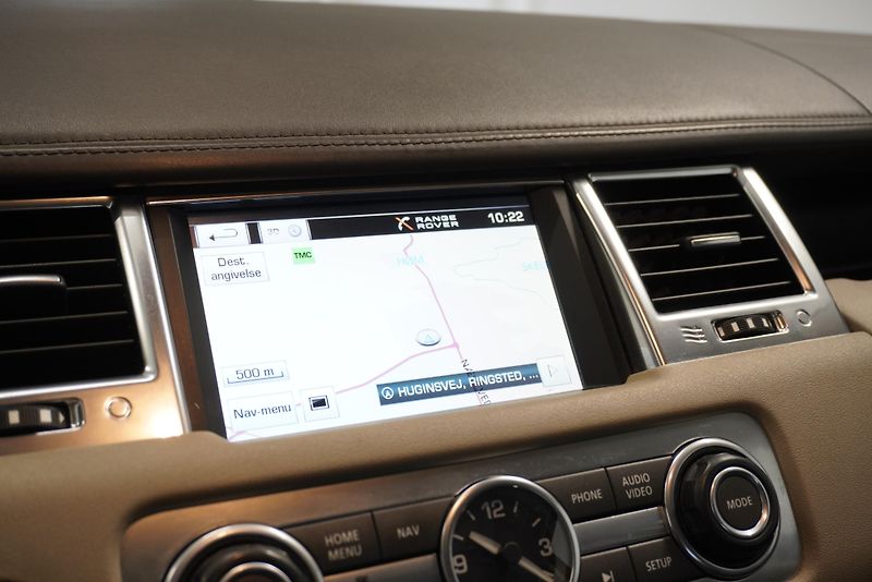 Land Rover Range Rover Sport 3,0 TDV6 4WD AUTOMAT - fotka 22 z 39