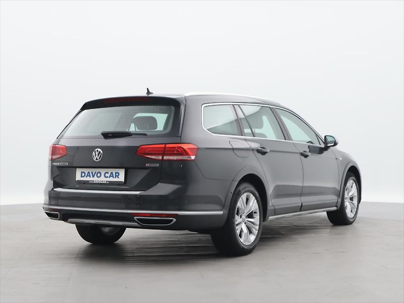 Volkswagen Passat 2,0 TDI 140kW Alltrack 4M DSG - fotka 7 z 28