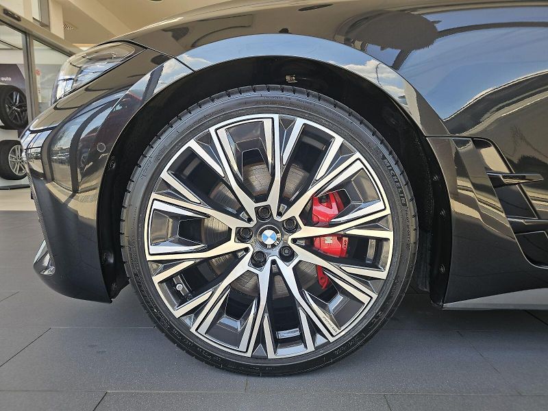 BMW Řada 4 M440i xDrive - fotka 5 z 36