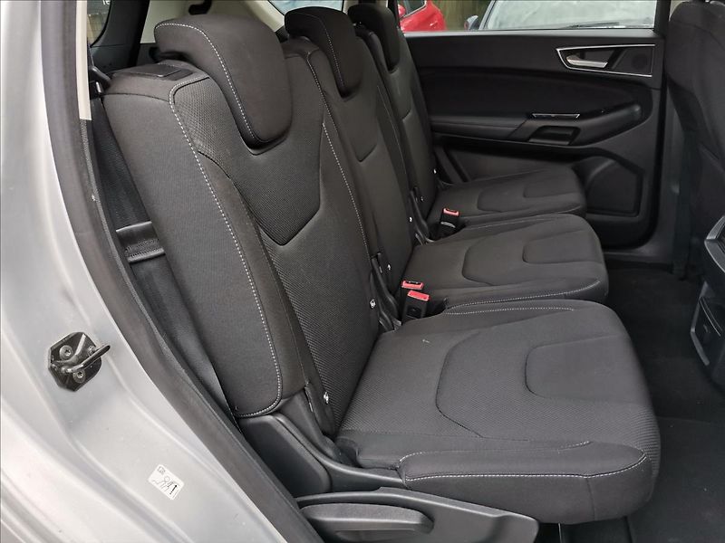 Ford S-MAX 2,0 TDCi 132kW Titanium 7-míst - fotka 11 z 18