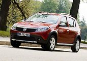 Byl první, který dostal i plasty na karosérii a označení Stepway