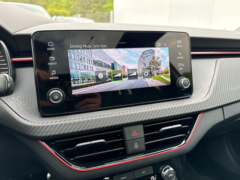 Škoda Kamiq Monte Carlo 1,0 TSI 85 kW 7-st - fotka 16 z 24
