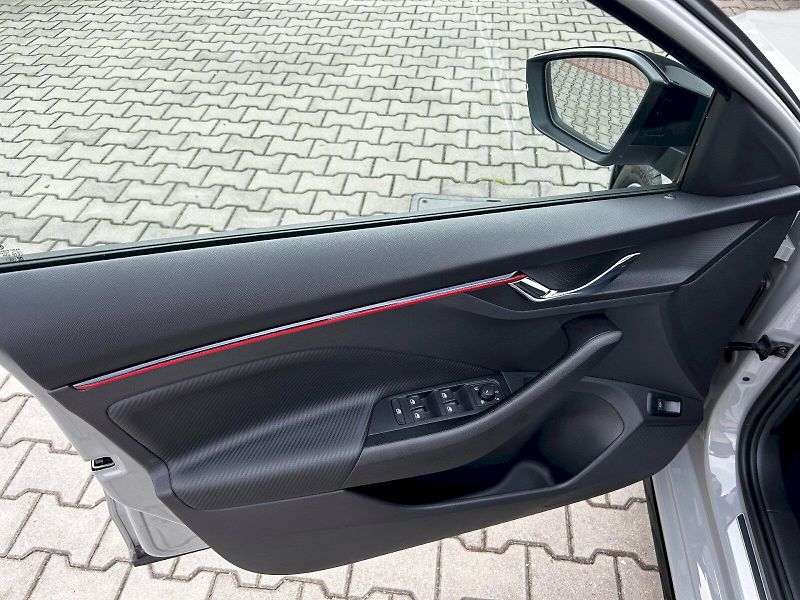 Škoda Scala (2025) 1.5 TSI 110kW DSG Monte Carlo - fotka 22 z 35