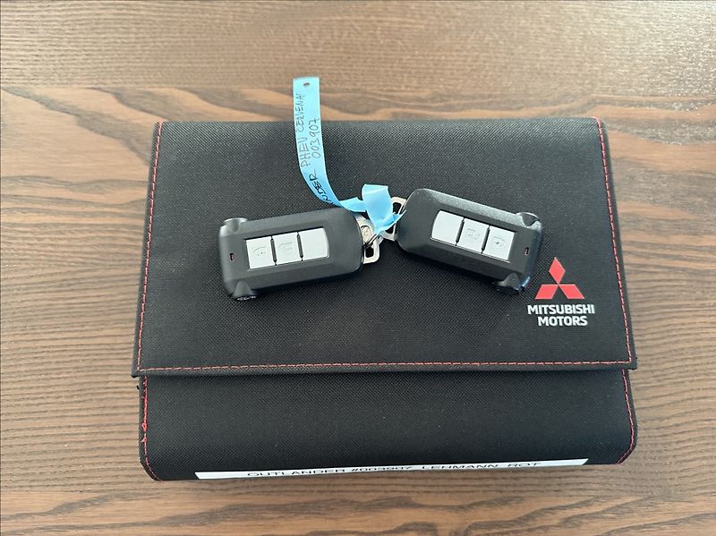 Mitsubishi Outlander 2,4 PHEV 224PS  Diamant 4x4 A/ - fotka 53 z 58