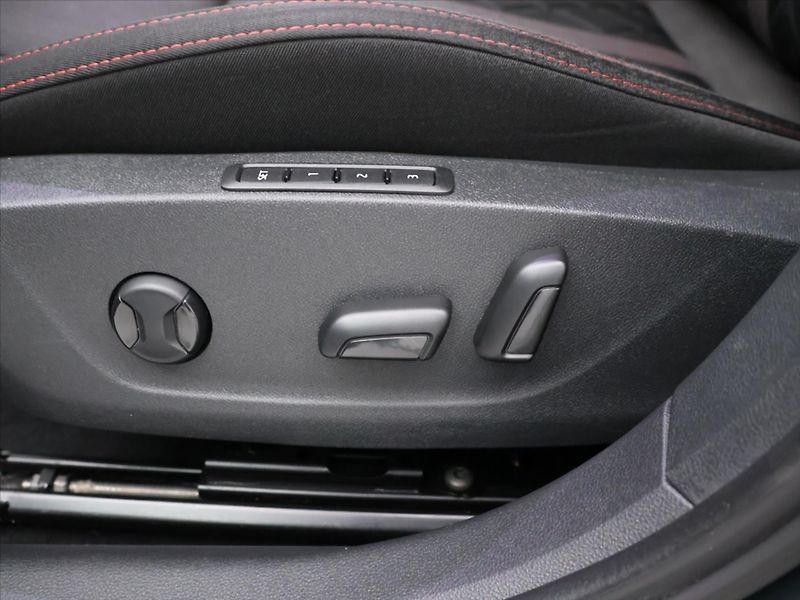 Škoda Octavia 2,0 TDI 147kW RS CZ DSG 4x4 - fotka 16 z 39