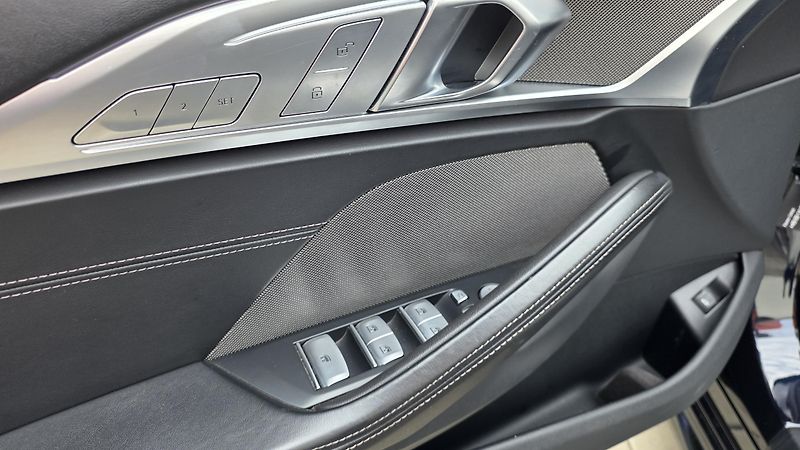 BMW Řada 8 (2023) M850i 4.4 V8 390kW xDrive AT - fotka 17 z 42