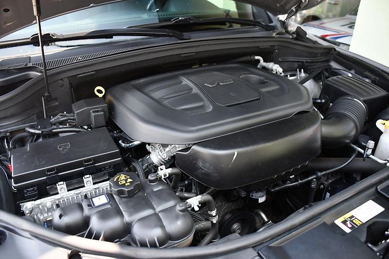 Dodge Durango 3.6L AWD V6 7.MÍST - fotka 53 z 55