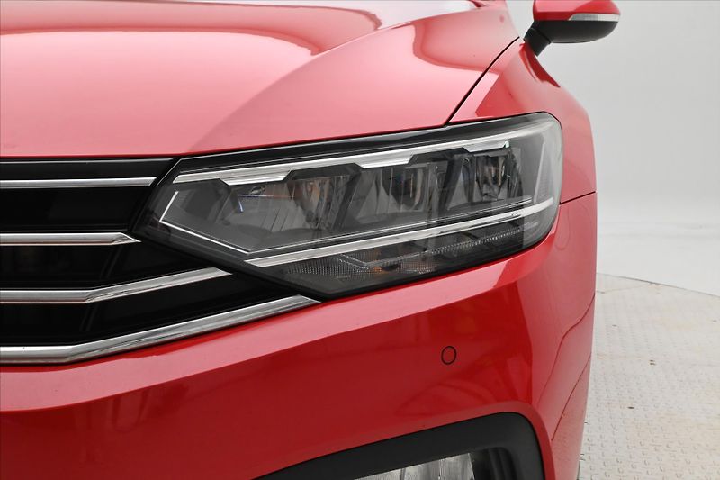Volkswagen Passat 2,0 TDI 110 KW DSG BUSINESS Zá - fotka 29 z 31