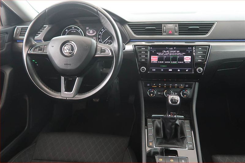 Škoda Superb (2016) 1.6 TDI, Navi, Bi-Xenony - fotka 7 z 20