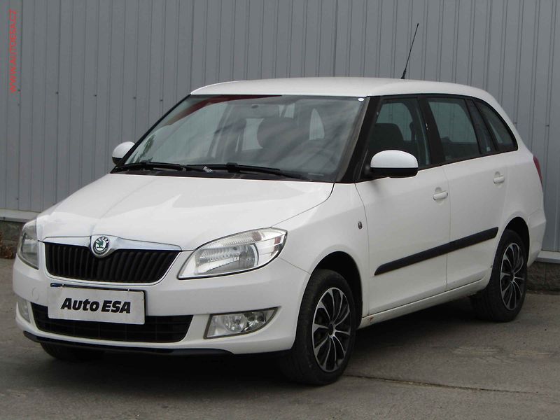 Škoda Fabia (2011) 1.6 TDi, ČR, servis.kniha, AC - fotka 3 z 15