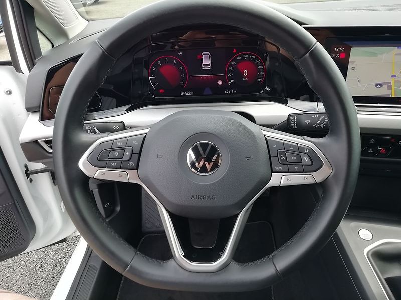 Volkswagen Golf Life Variant 1,5 TSI 96 kW - fotka 7 z 19