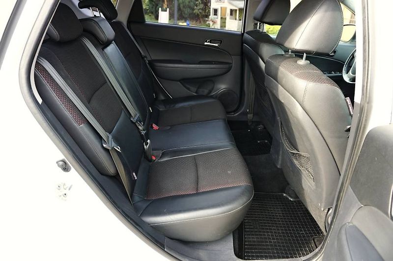 Hyundai i30 (2010) STYLE 1,6 CVVT 93 kW - fotka 16 z 35