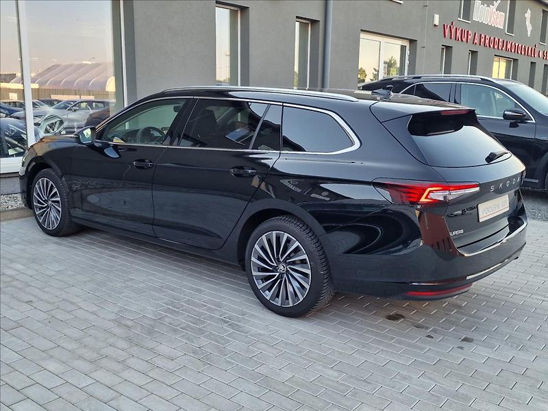 Škoda Superb 1.5 TSI DSG 110kW L&K Combi - fotka 7 z 50