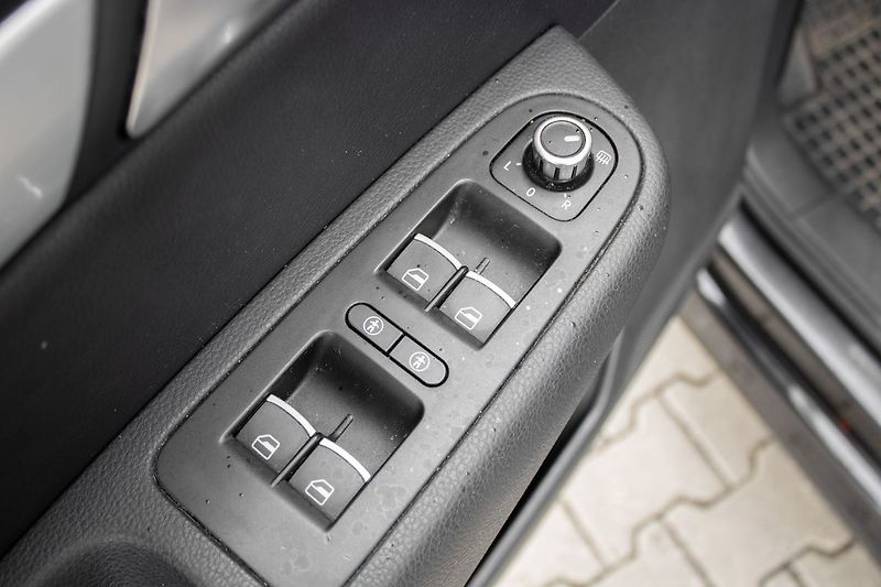 Volkswagen Sharan - fotka 18 z 39
